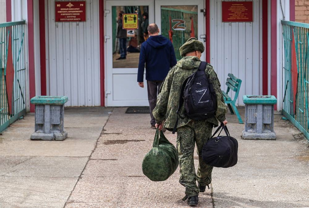 «Путин опять соскочил с ответственности, отвечать за выплаты всем мобилизованным по 195 тысяч рублей будет правительство» — адвокат Захватов