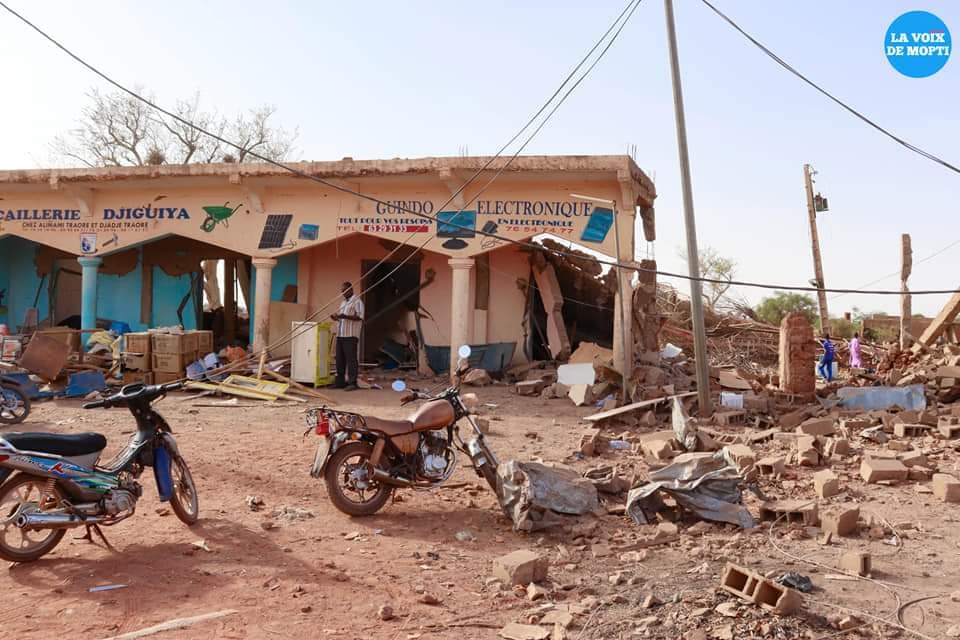 Террористы атаковали военную базу в Мали. Наиболее вероятной целью нападения называют наемников ЧВК Вагнера