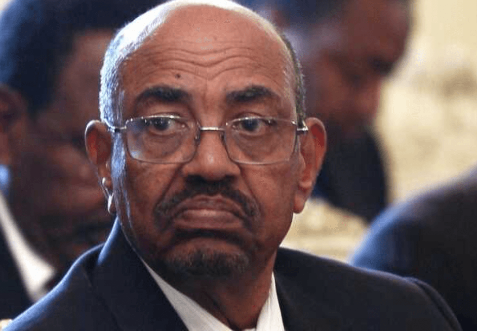 Вооруженные участники RSF атаковали тюрьму в Судане, где сидит свергнутый при перевороте экс-президент Омар аль-Башир — Sudan Post