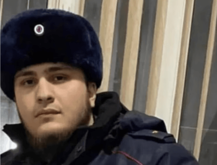 «Новая» обвинила братьев Янгулбаевых в том, что они подставили беглого силовика. Братья назвали его «военным преступником» и «кротом»