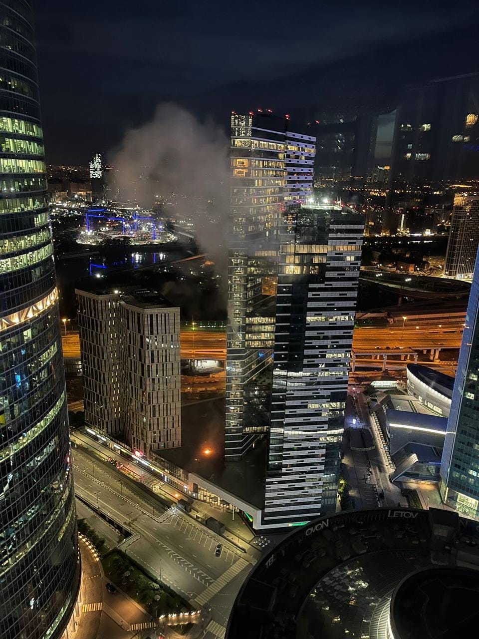 Москву снова атаковали беспилотники, один из них вновь попал в башню Сити