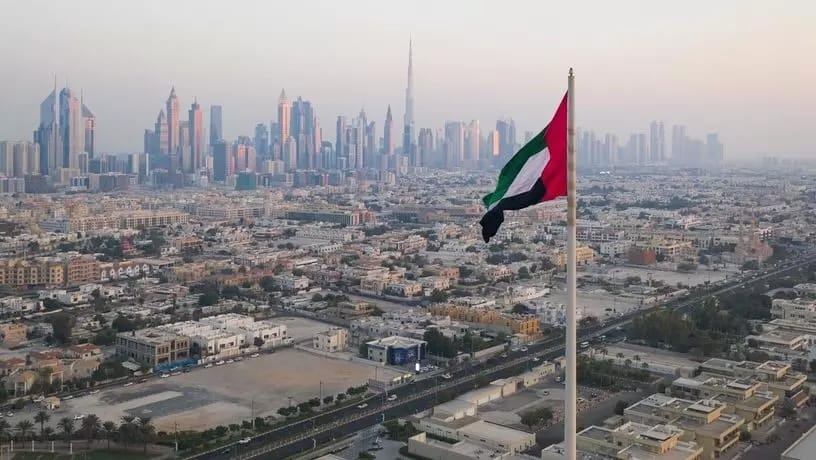 WSJ: США, Великобритания и ЕС пытаются уговорить власти ОАЭ перекрыть поставки товаров двойного назначения в Россию