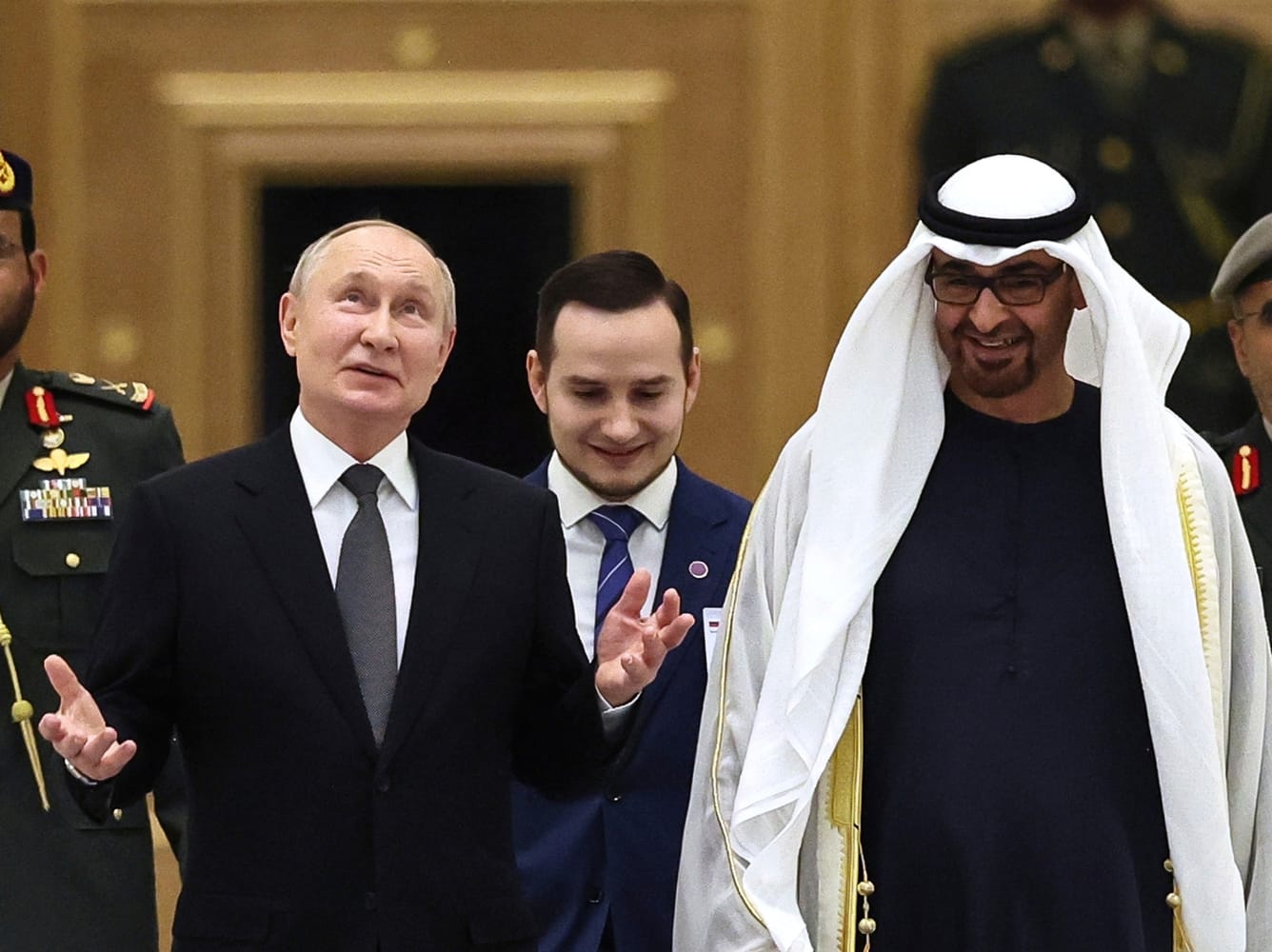 Саудовская Аравия и ОАЭ принимают Путина, в частности, для того, чтобы показать свою независимость от США — востоковед