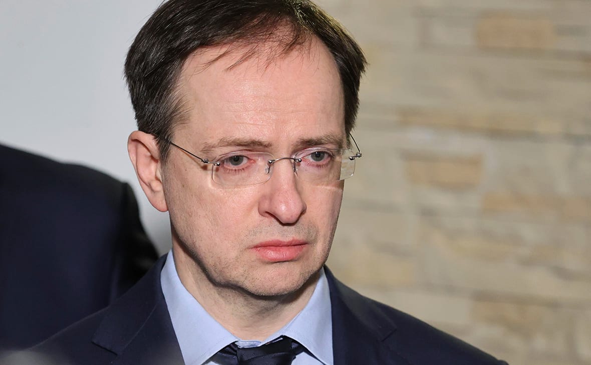 Мединский предложил «скопипастить» «Википедию»: «Не время создавать контент с нуля». Ранее его поймали на плагиате в диссертациях