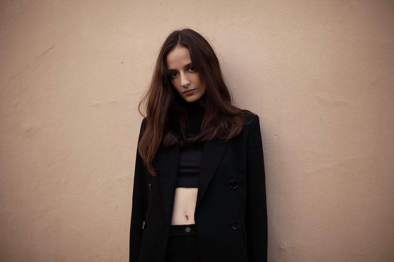 Участницу Pussy Riot Люсю Штейн заочно приговорили к 6 годам колонии из-за твита