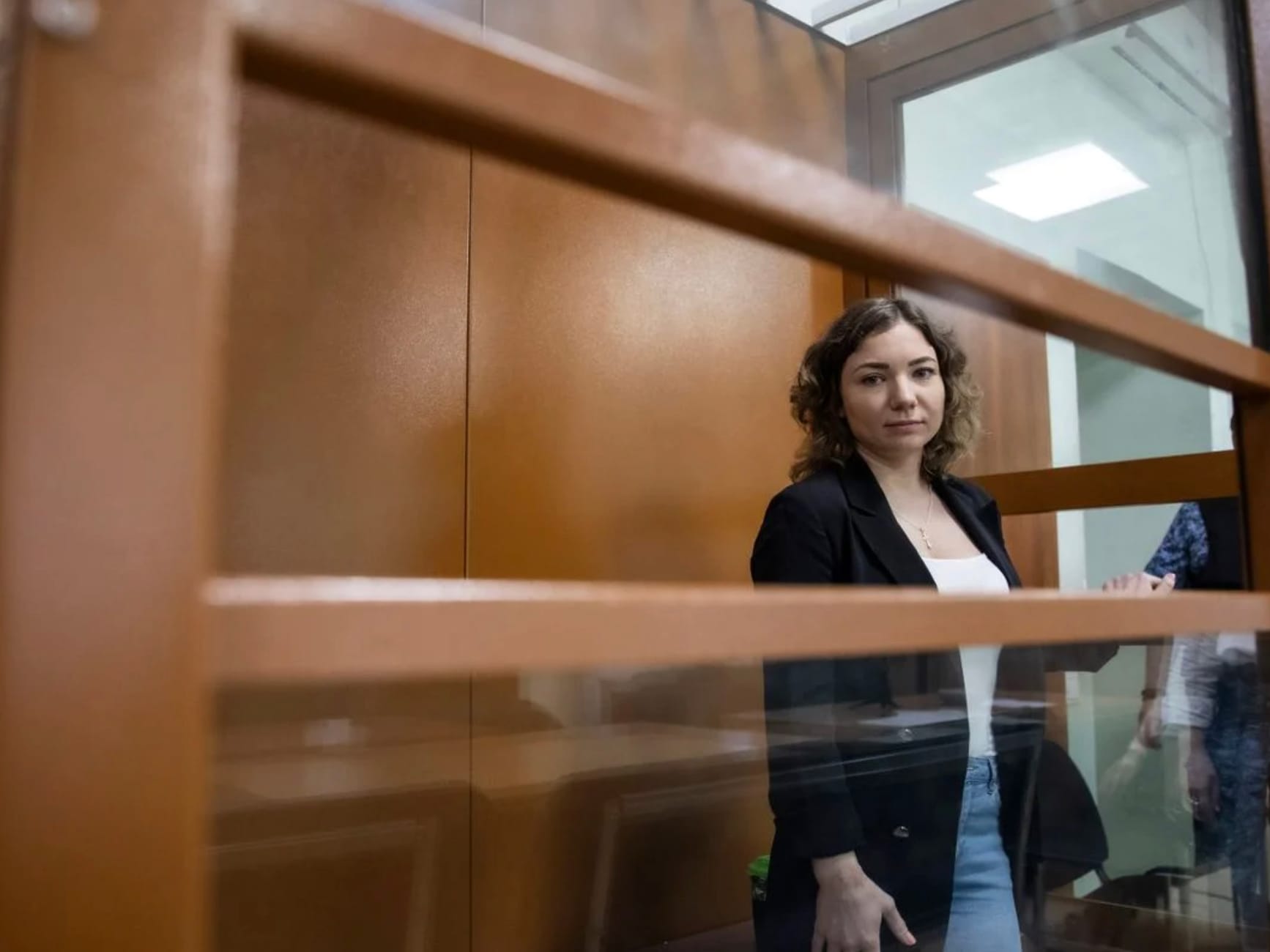 Суд приговорил украинку к 12 годам за запуск в небо шариков с бело-сине-белым флагом в Москве