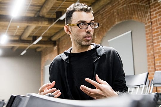 Композитор Дмитрий Курляндский отказался принять «Золотую маску» в знак протеста против войны и репрессий