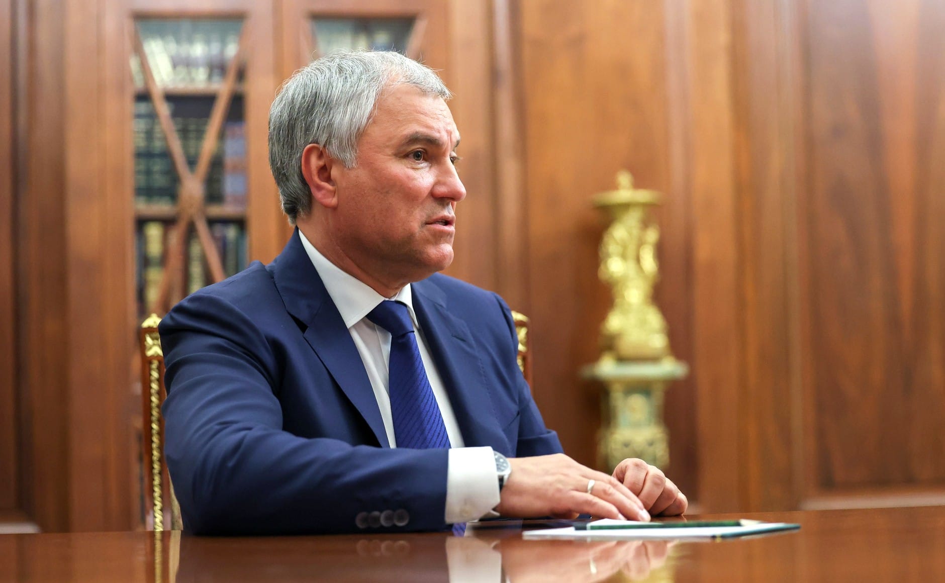 В Госдуму РФ внесли проект о запрете усыновления российских детей гражданами стран, где разрешен транспереход