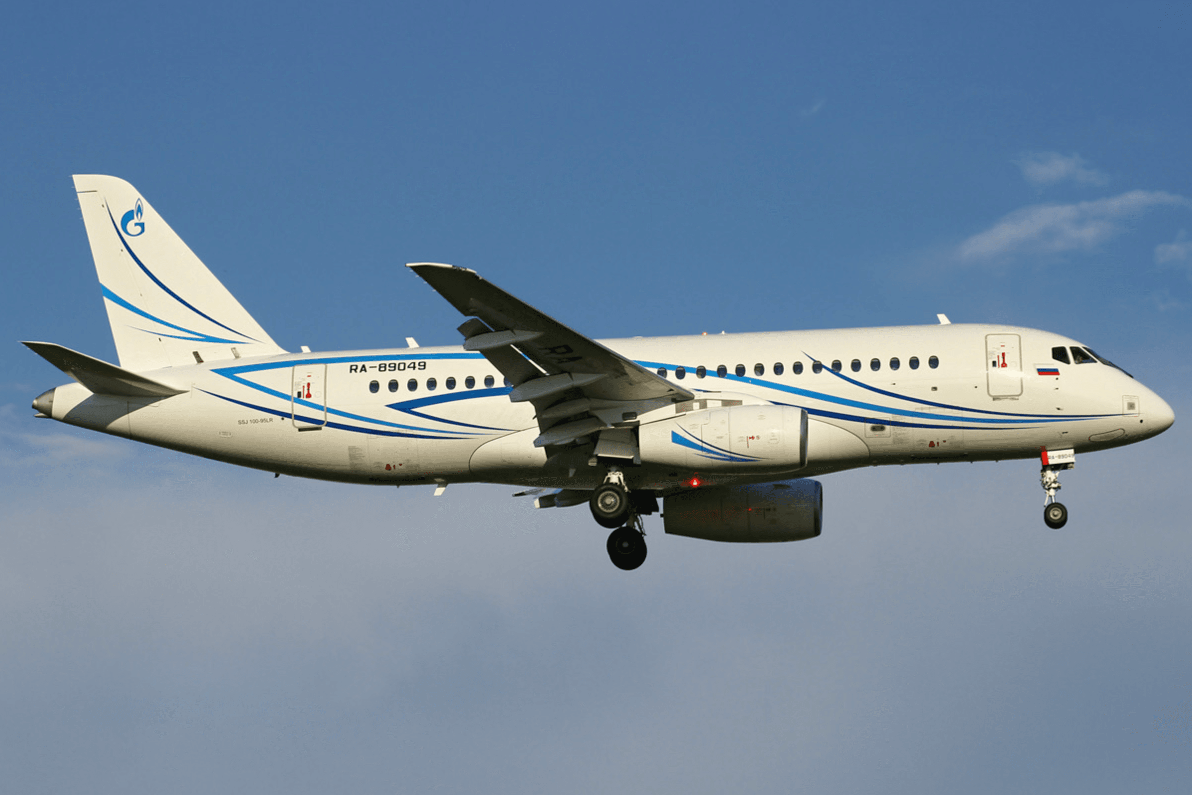 Причиной авиакатастрофы Sukhoi Superjet-100 могли стать неправильно установленные датчики, из-за которых самолет сам ушел в землю