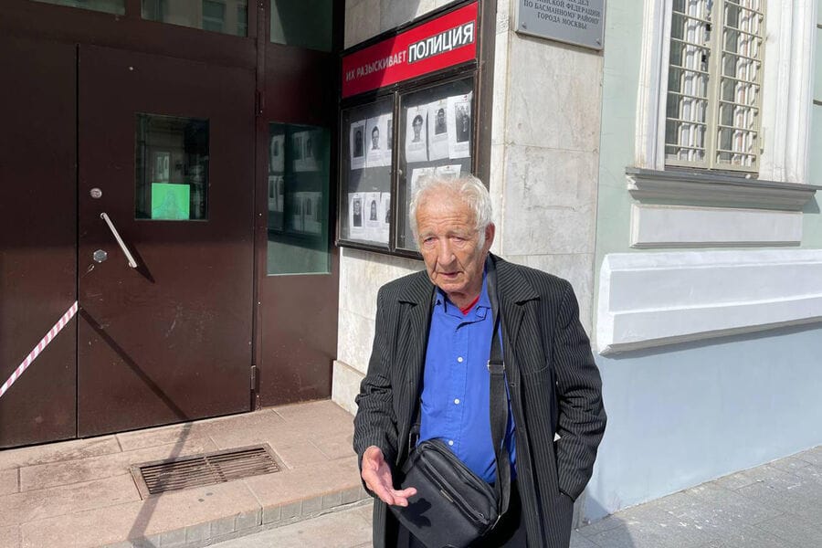 Против мужчин, которые силой вывели из автобуса в Москве 87-летнего пенсионера за фразы о ЧВК Вагнера, возбудили уголовное дело