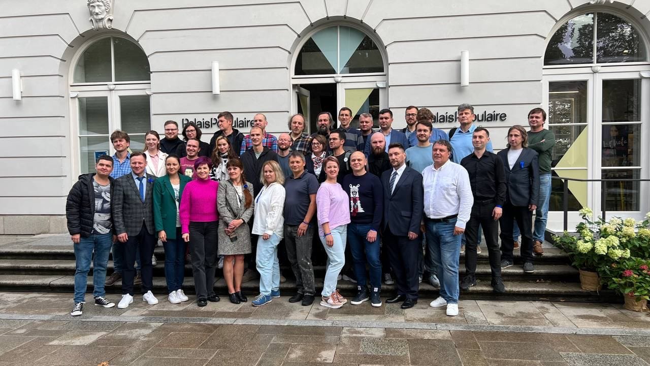 Генпрокуратура признала «нежелательной» организацию «Депутаты мирной России». Ее участники считают режим Путина преступным