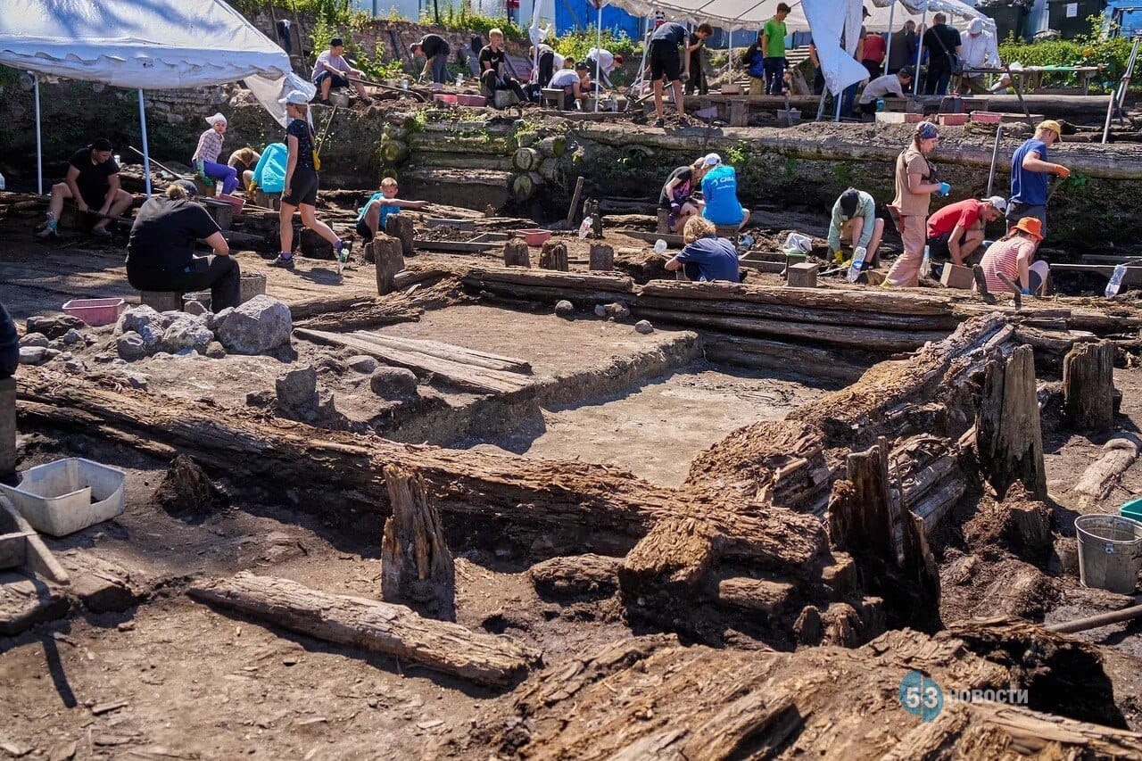 Строительство историко-археологического центра уничтожит археологические памятники в Великом Новгороде. Ученым не дают закончить раскопки