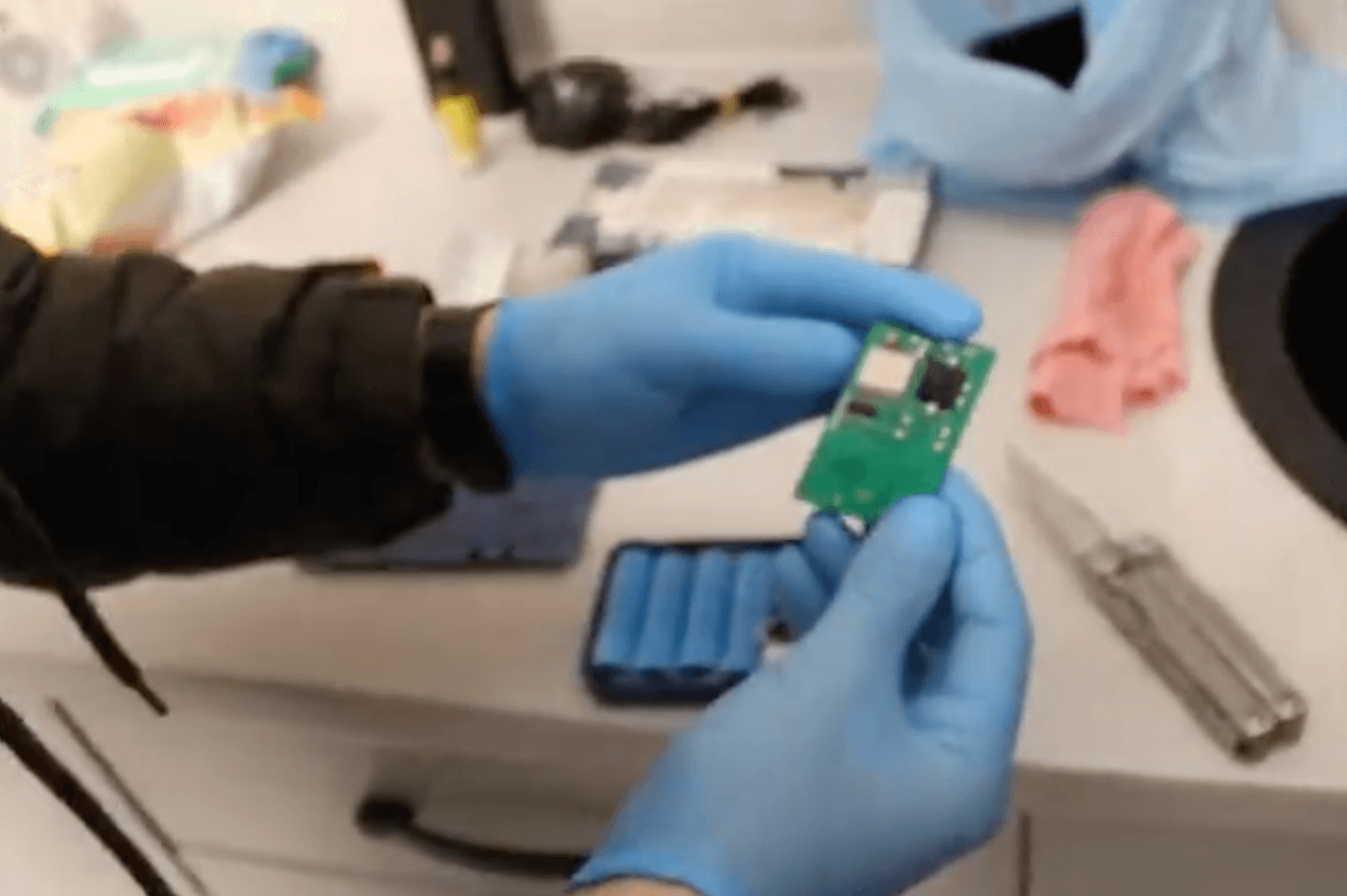 ФСБ задержала четырех женщин в трех разных городах, обвинив их в работе на украинские спецслужбы и подготовке покушений на офицеров