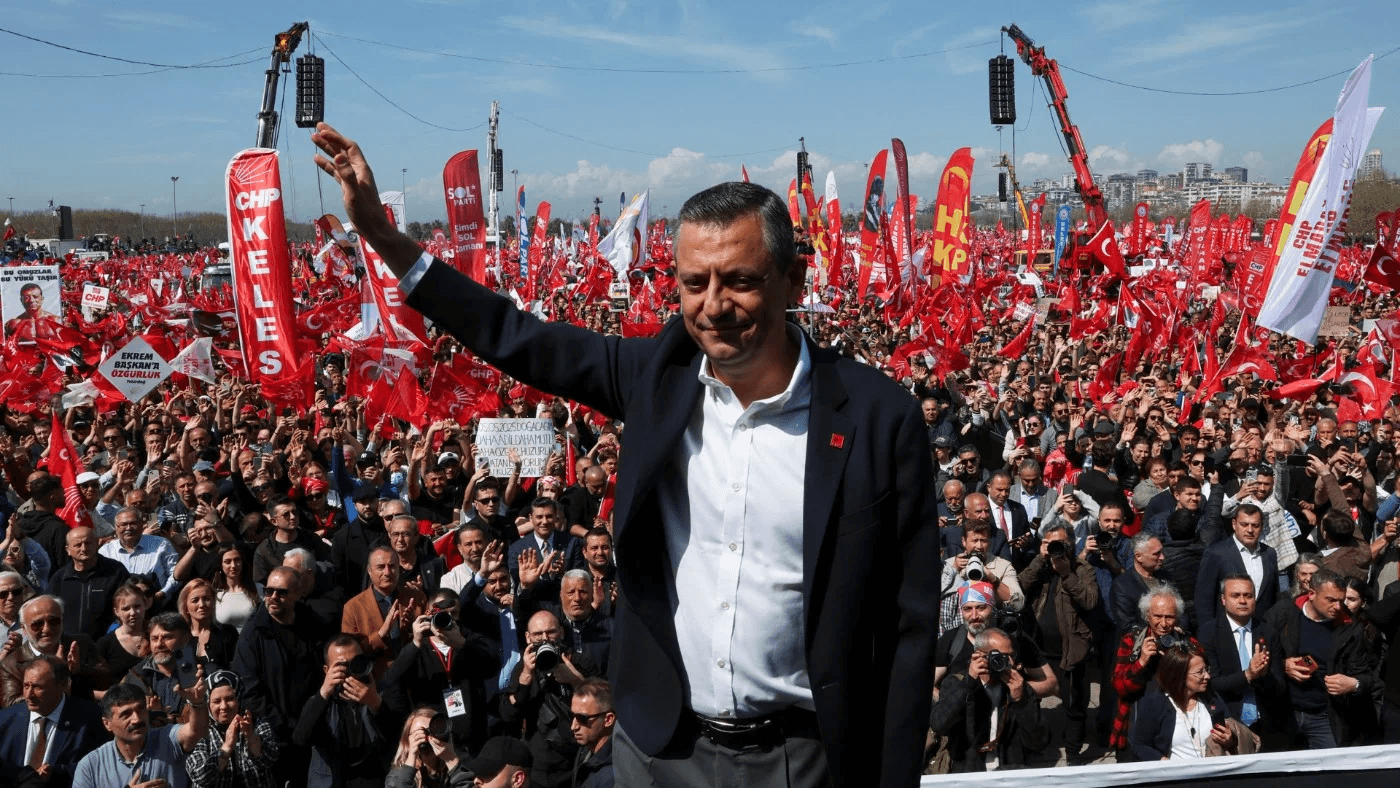 Эрдоган подал в суд на лидера оппозиционной партии. Тот назвал президента Турции «главой хунты»