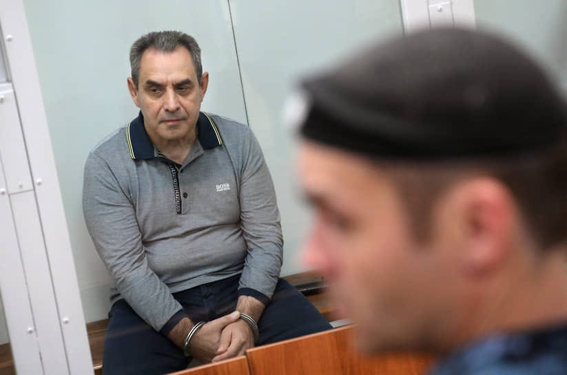 Главного свидетеля обвинения по делу генерала Валерия Муминджанова приговорили к 4,5 годам. Ранее он заключил сделку со следствием