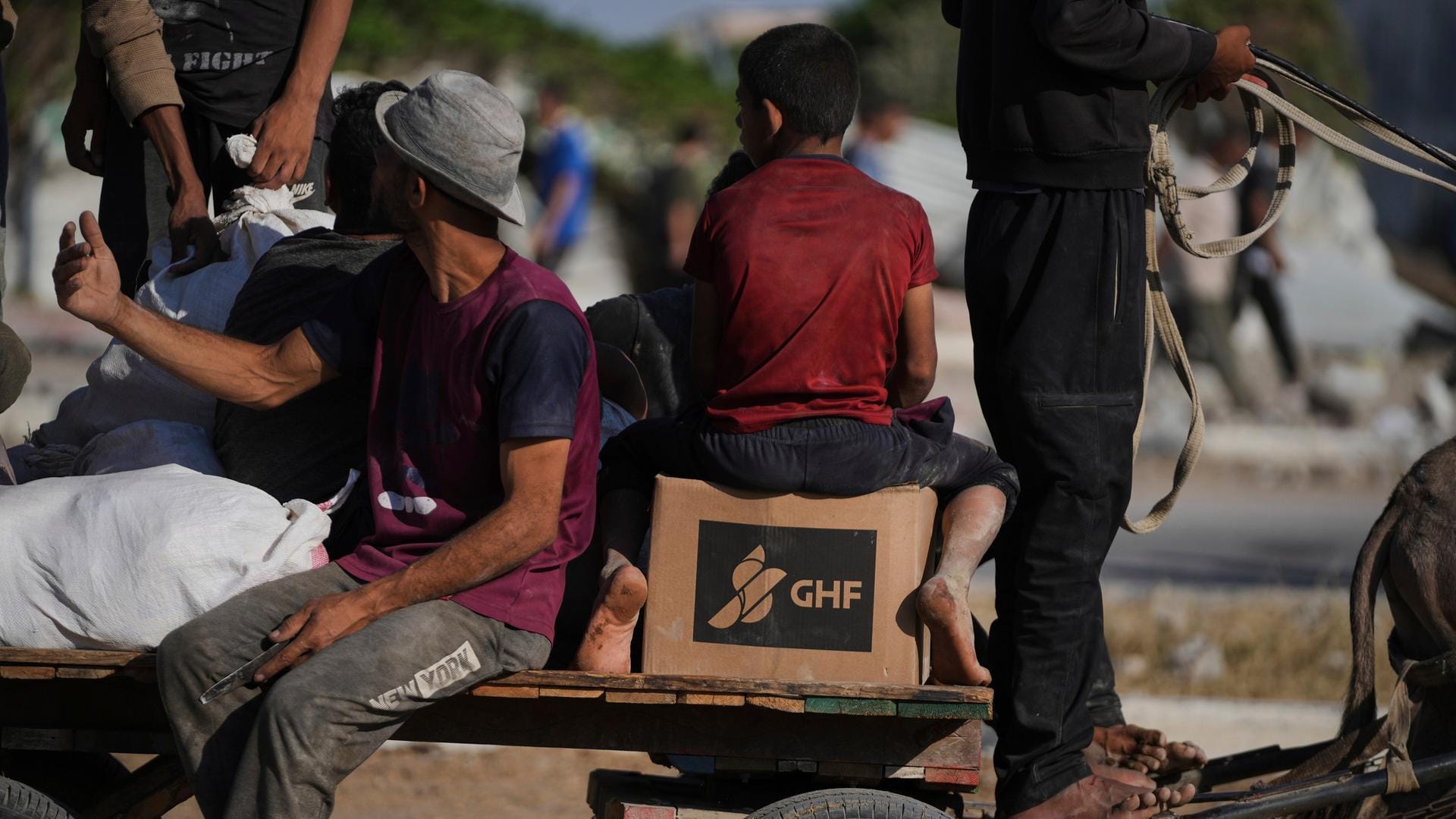 Более 20 стран, в том числе Великобритания и Франция, потребовали от Израиля прекратить войну в Газе и увеличить поставки гумпомощи