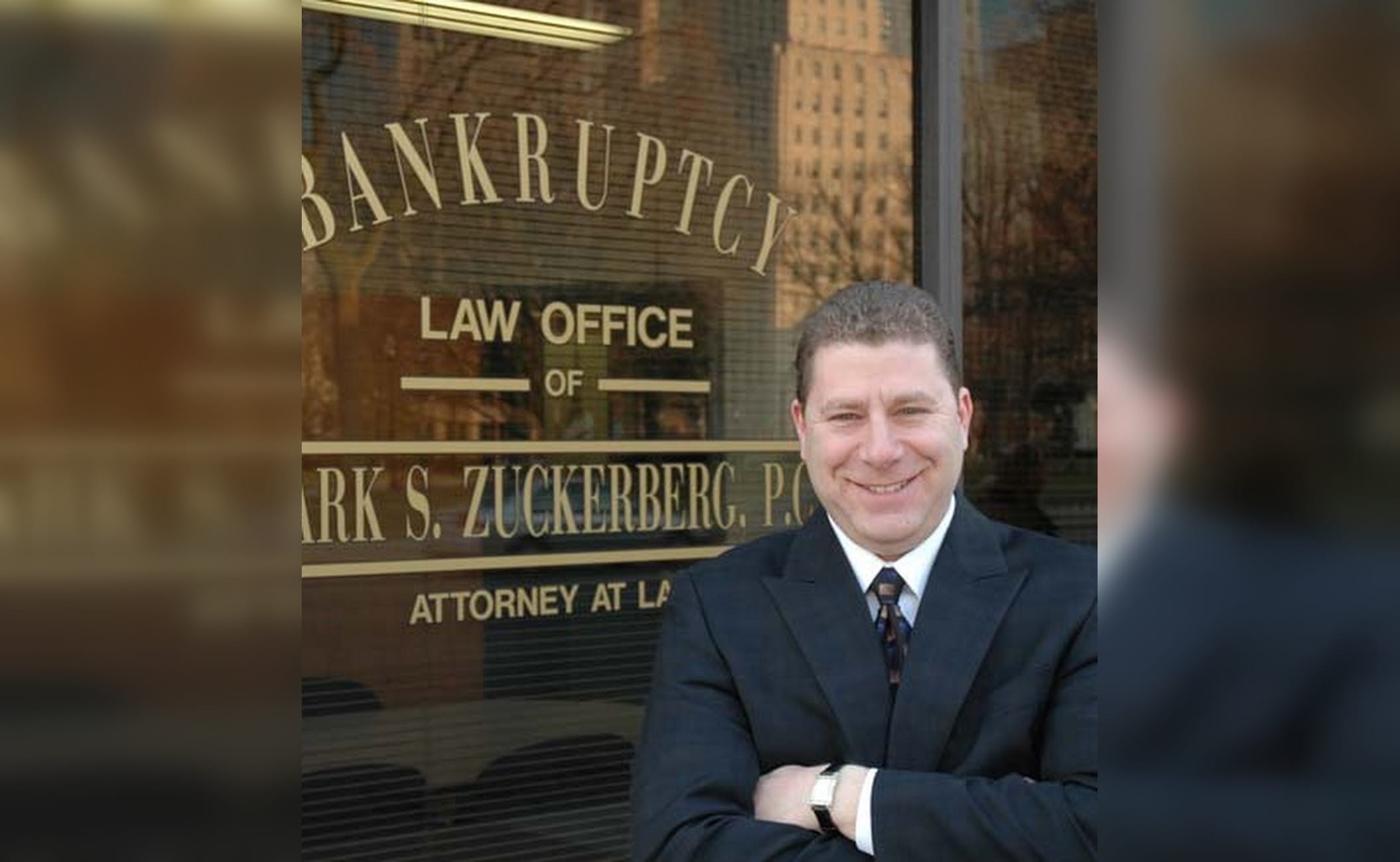 Адвокат из Индианы Марк Цукерберг подал в суд на Facebook. Соцсеть блокирует его аккаунты как фейковые