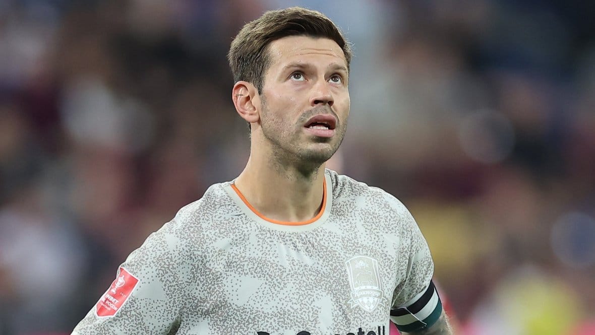 В отношении футболиста Федора Смолова возбуждено уголовное дело после драки в кафе