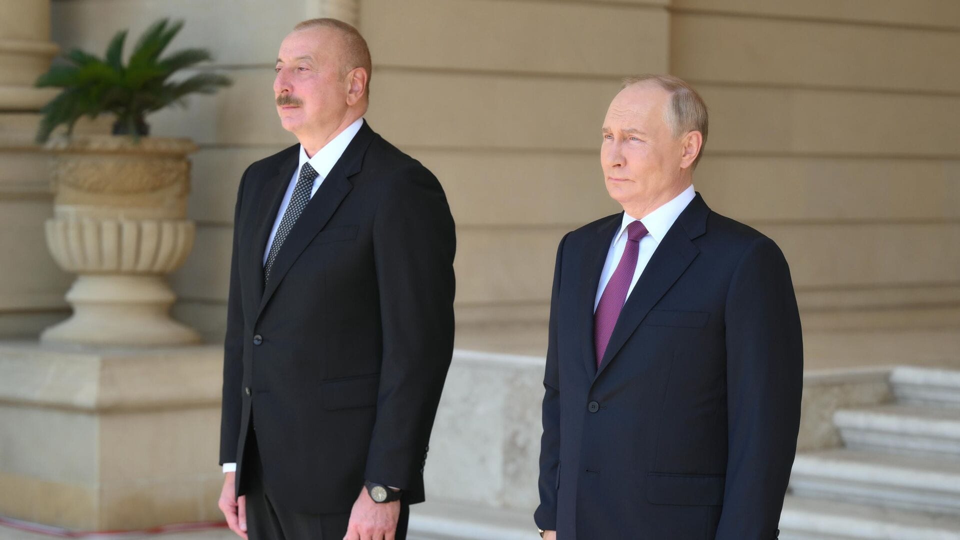 Путин на встрече с Алиевым напомнил, что извинялся за сбитый азербайджанский самолет, и обвинил в катастрофе украинский беспилотник