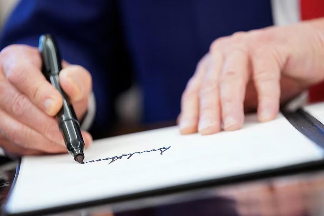 Трамп подпишет новые доллары. Подпись действующего президента появится на американских купюрах впервые