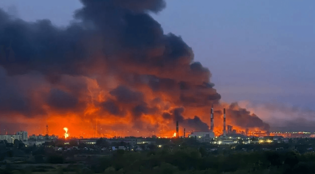 Refineries in the crosshairs: Ukraine’s “deep strike” strategy threatens major fuel shortages in Russia by 2026