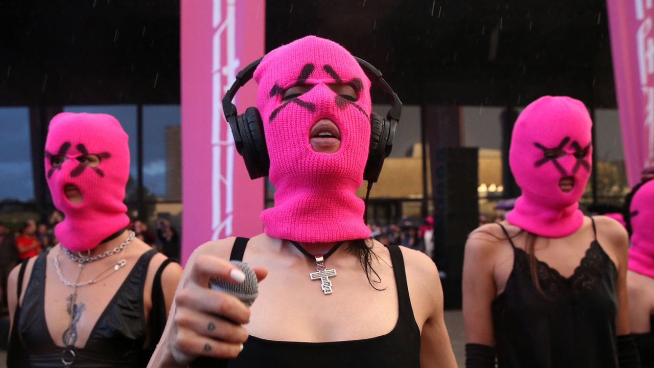 Генпрокуратура потребовала признать Pussy Riot «экстремистской» организацией