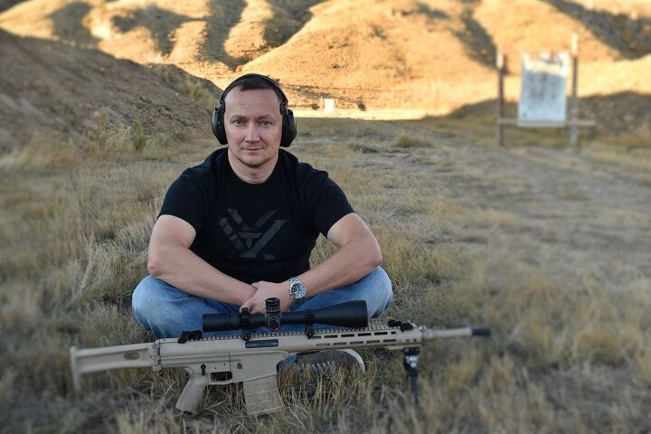 Константин Конев с винтовкой Konev Modular Rifle. Фото: Thefirearmblog.com