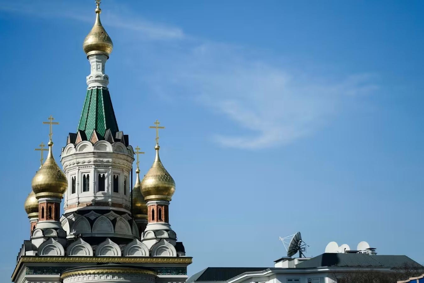 Австрия выслала трех российских дипломатов. Вена подозревает Москву в шпионаже с помощью антенн на крыше дипломатических зданий