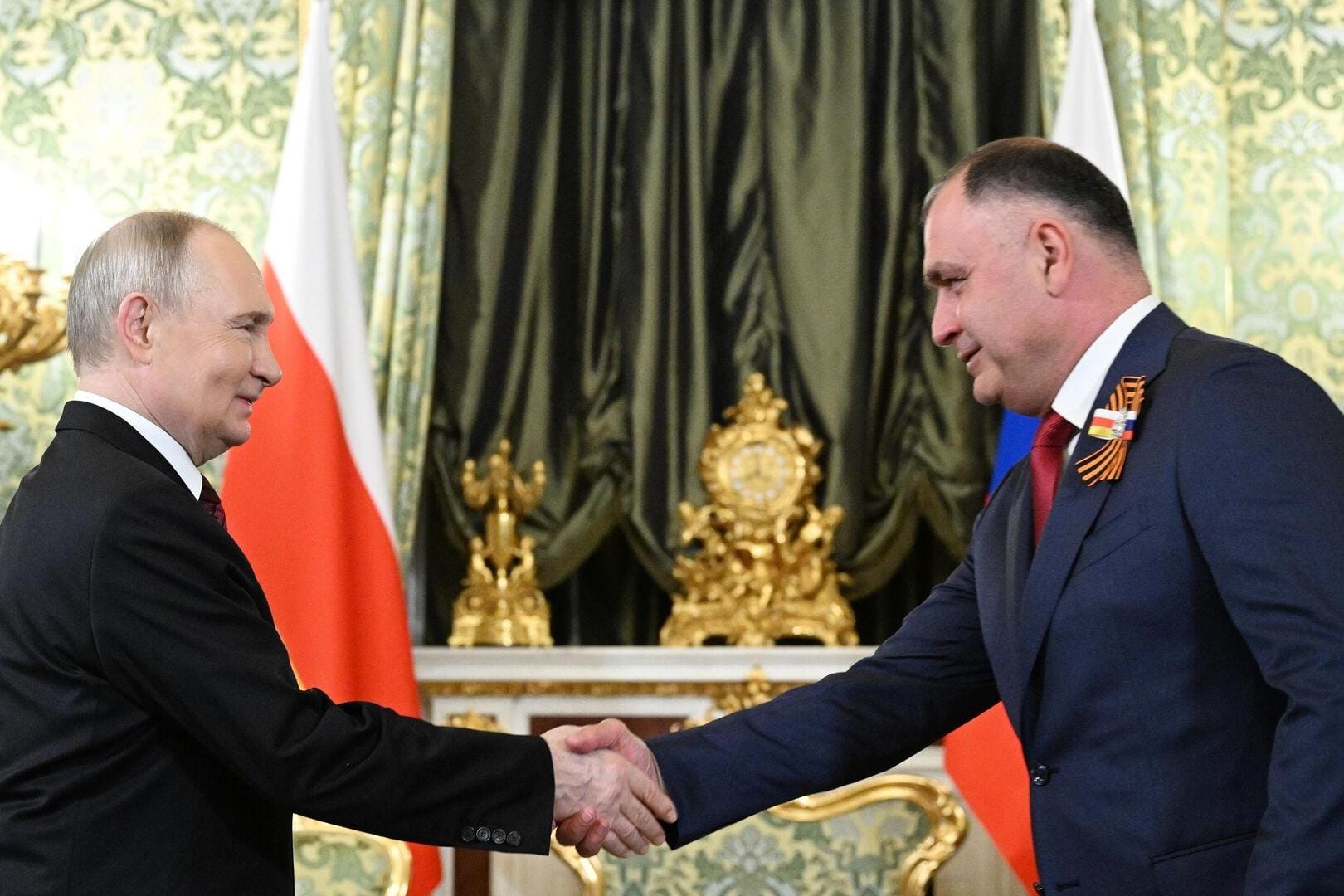Южная Осетия скопирует российские законы в обмен на социалку. Путин запустил ратификацию договора