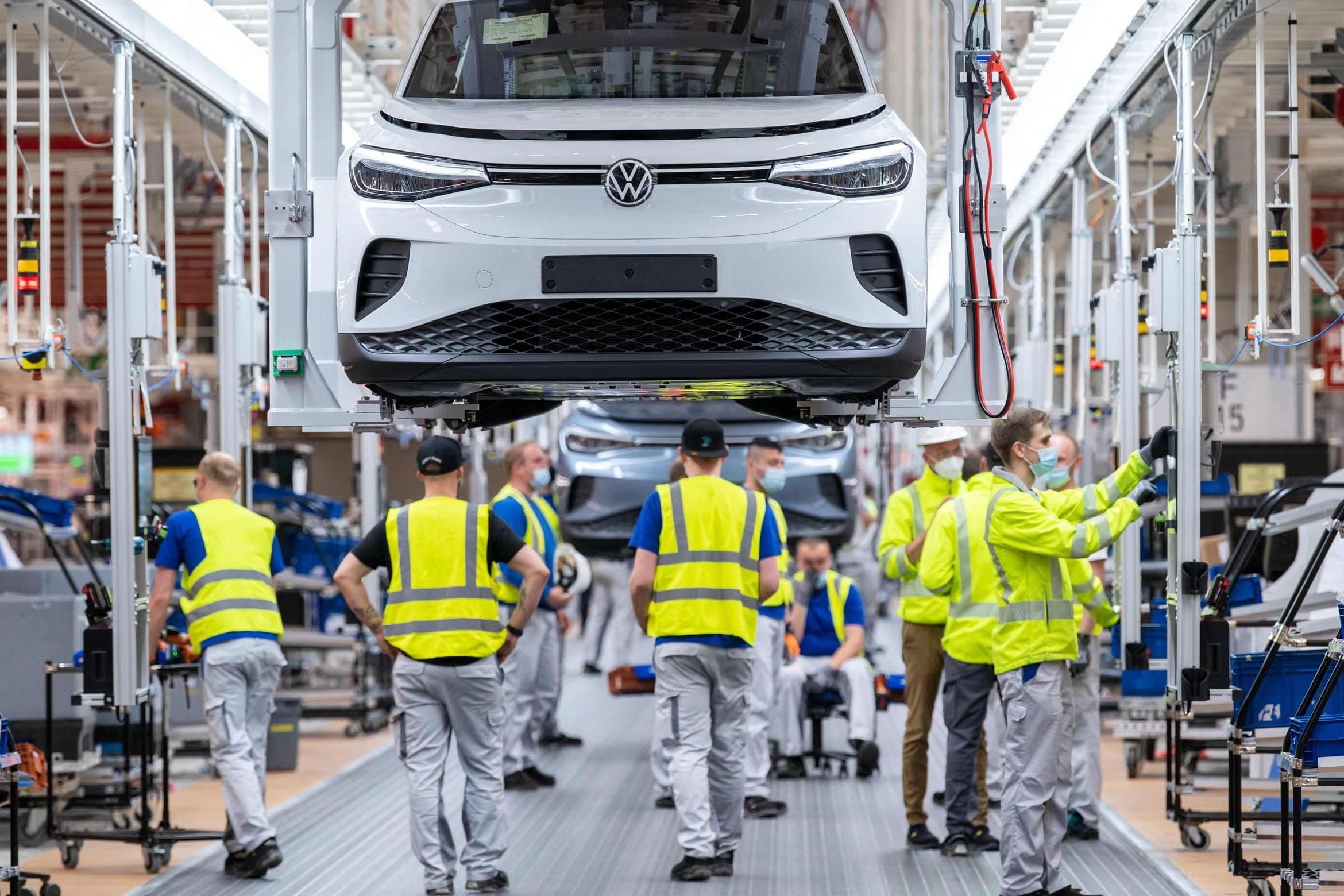 Volkswagen сократит 19 тысяч сотрудников в Германии до конца года