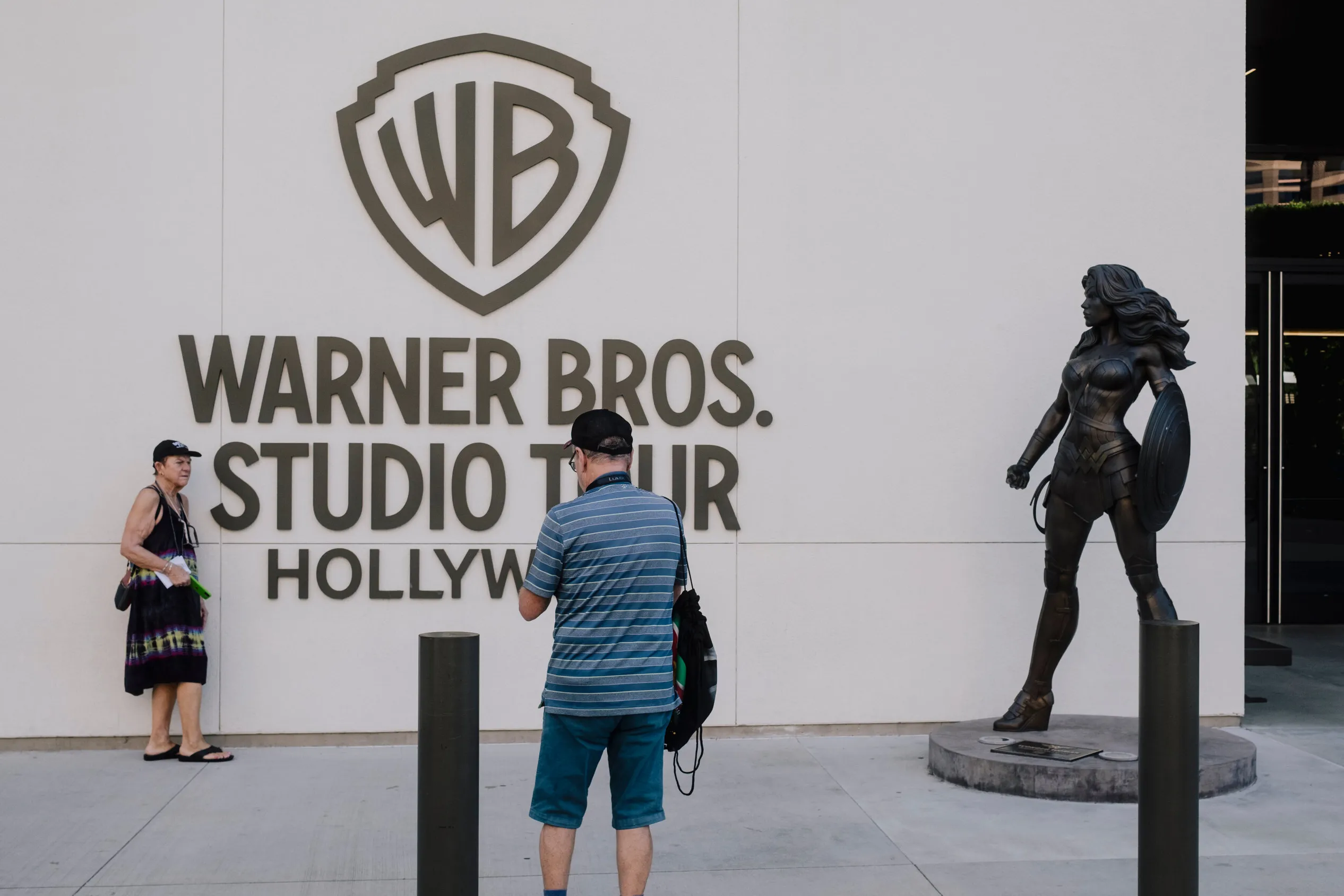 Несколько американских штатов подали иск в суд, чтобы оспорить слияние Paramount и Warner Bros