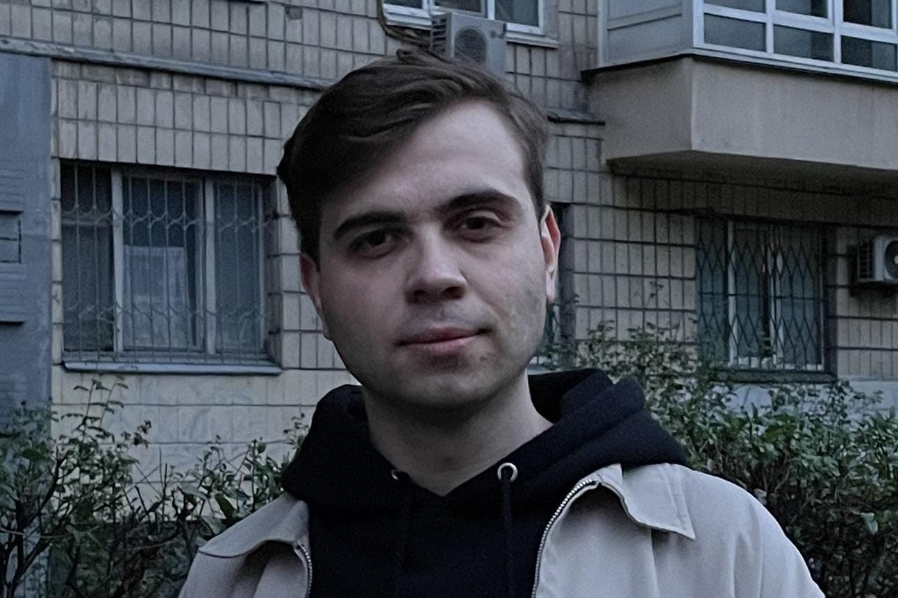 В Киеве журналиста «Громадське», расследовавшего коррупцию силовиков, задержали и доставили в ТЦК. Редакция заявила, что документы в порядке