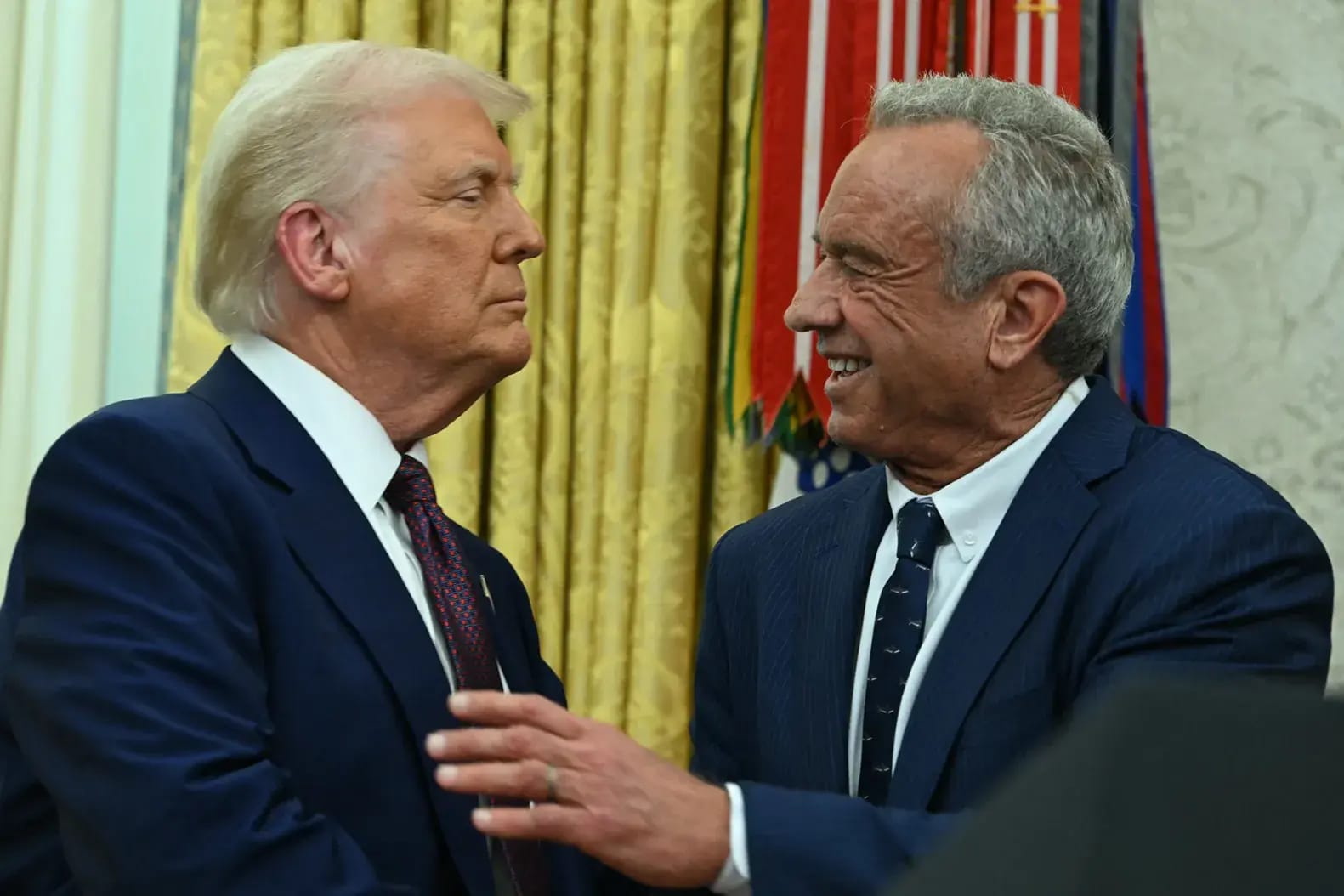 WSJ: Трамп требует от главы Минздрава США Кеннеди сократить детский календарь прививок и активнее доказывать их связь с аутизмом