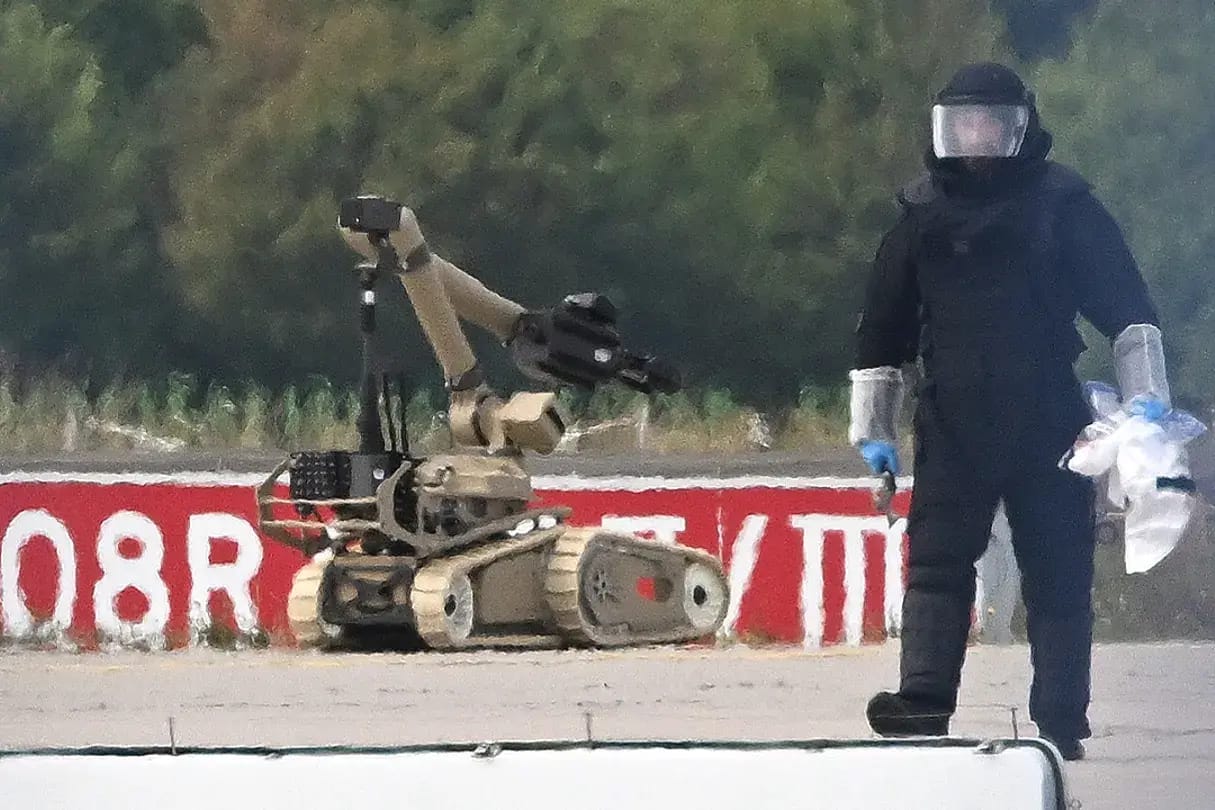Восемь аэропортов Германии усиливают защиту от дронов. Ранее в Лейпциге обнаружили дрон с детонатором рядом с украинским самолетом