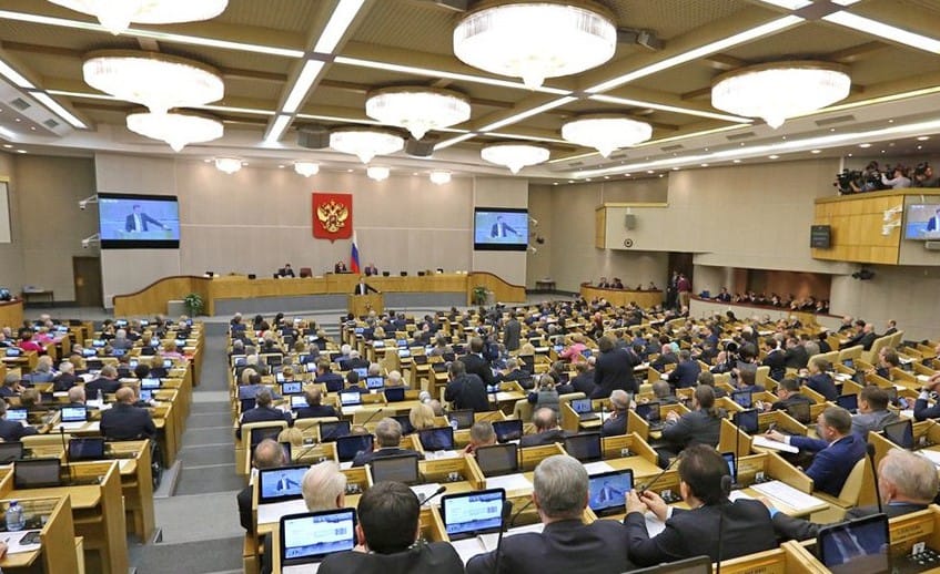 КПРФ и ЛДПР подали запросы в ФСБ о персональных данных россиян, попавших в открытый доступ