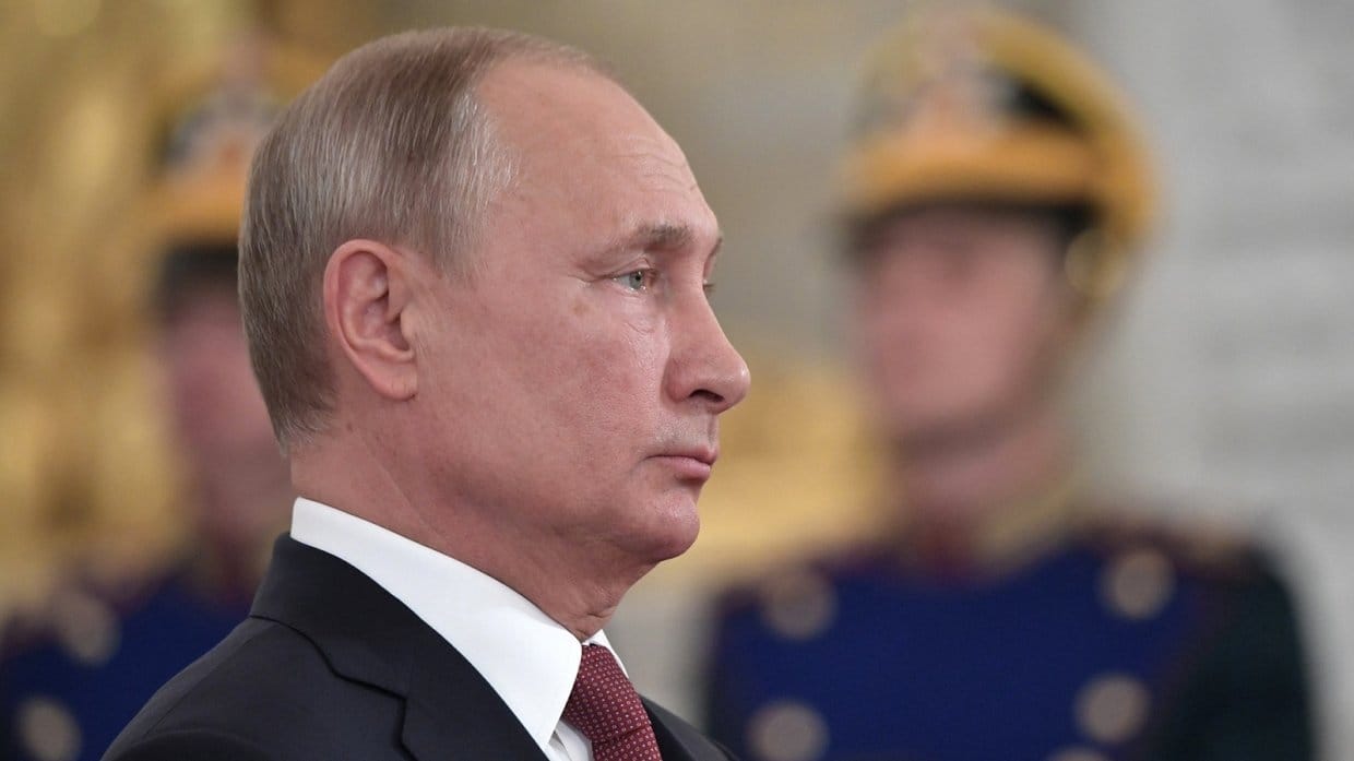«Я написал, что Путин — *******. Я работаю за троих, а получаю за одного», - жителя Красноярска оштрафовали за неуважение к власти