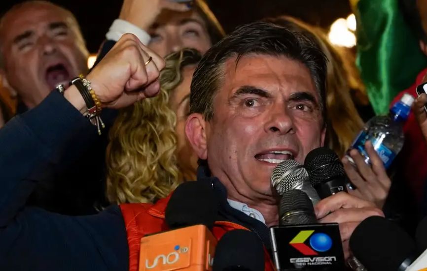 Кандидат в президенты Родриго Пас