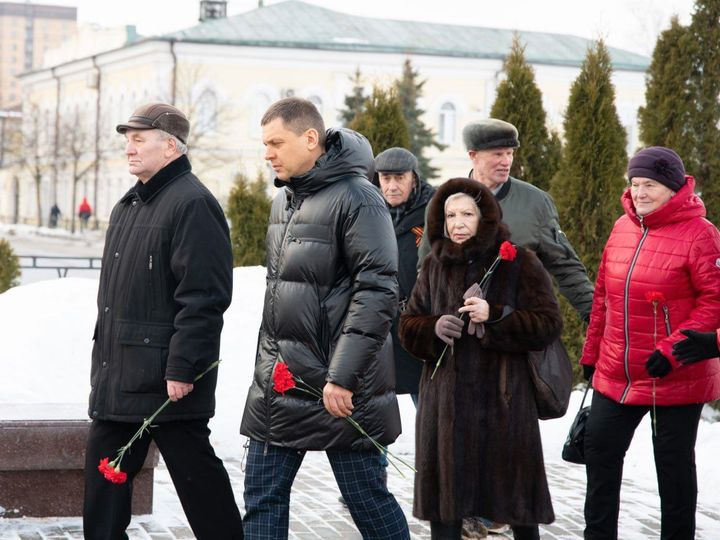 Russian official removes logo from Prada down jacket in photos of