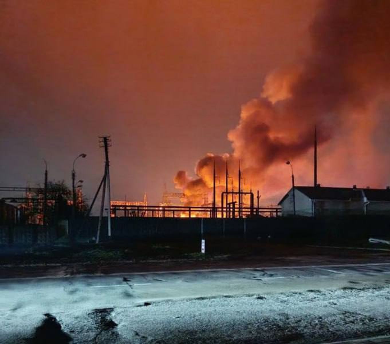 Пораженная в ночь на 18 декабря 2025 года подстанция в Черкассах