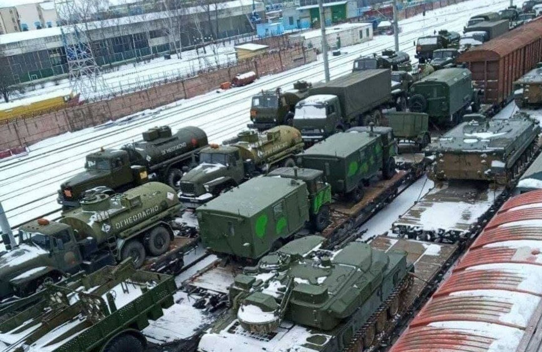 Gomel Station on January 26, 2022. Military echelons occupy half of the tracks of the receiving and dispatching yards