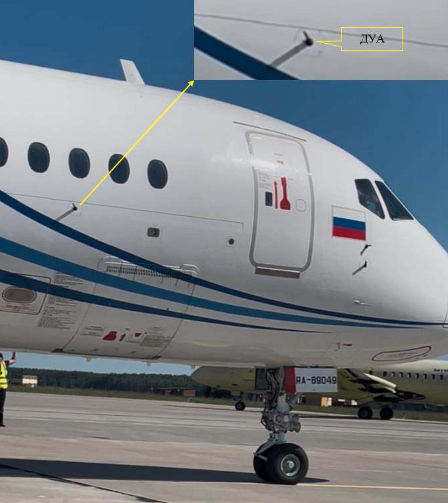 Вид носовой части ВС RRJ-95LR-100 RA-89049 перед полетом 12.07.2024