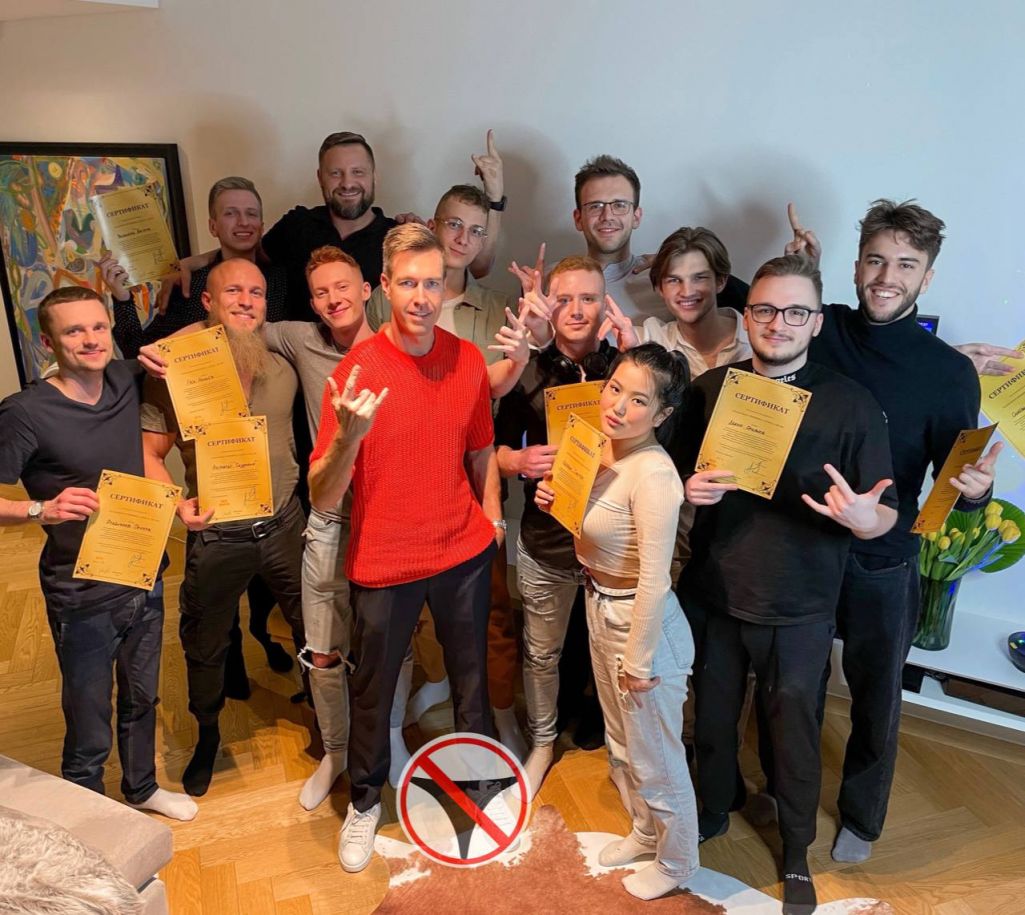 Реклама тренинга Алекса Лесли в Варшаве