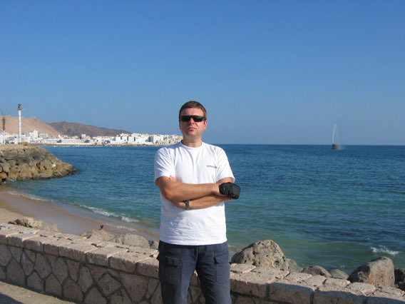 Руслан Марков на набережной Муккалы, Йемен