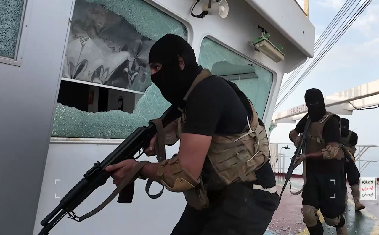 Хуситы поднимаются на борт Magic Seas