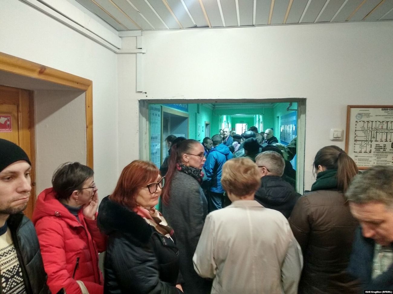 Line for a narcologist’s certificate in Vologda, November 2019. Within a few months, the cost of the certificate was set to rise to 5,000 rubles.