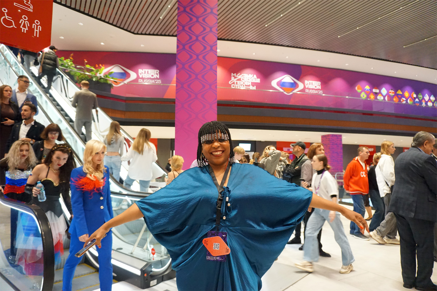 Для многих иностранных гостей главным был не конкурс, а возможность бесплатно побывать в России