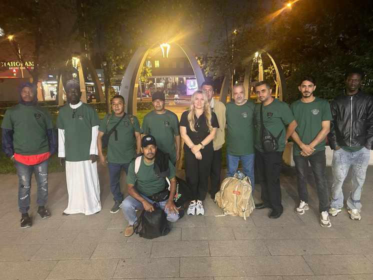 Полина Азарных с наемниками