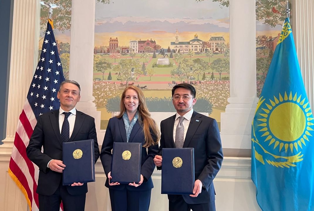 Встреча представителей Казахстана и Starlink по запуску в стране новой технологии спутниковой мобильной связи