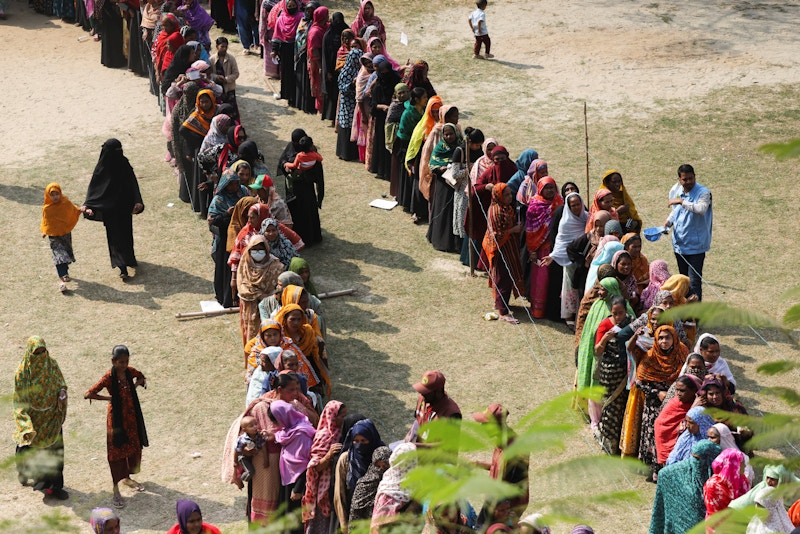 Очередь избирателей в столице Дакке