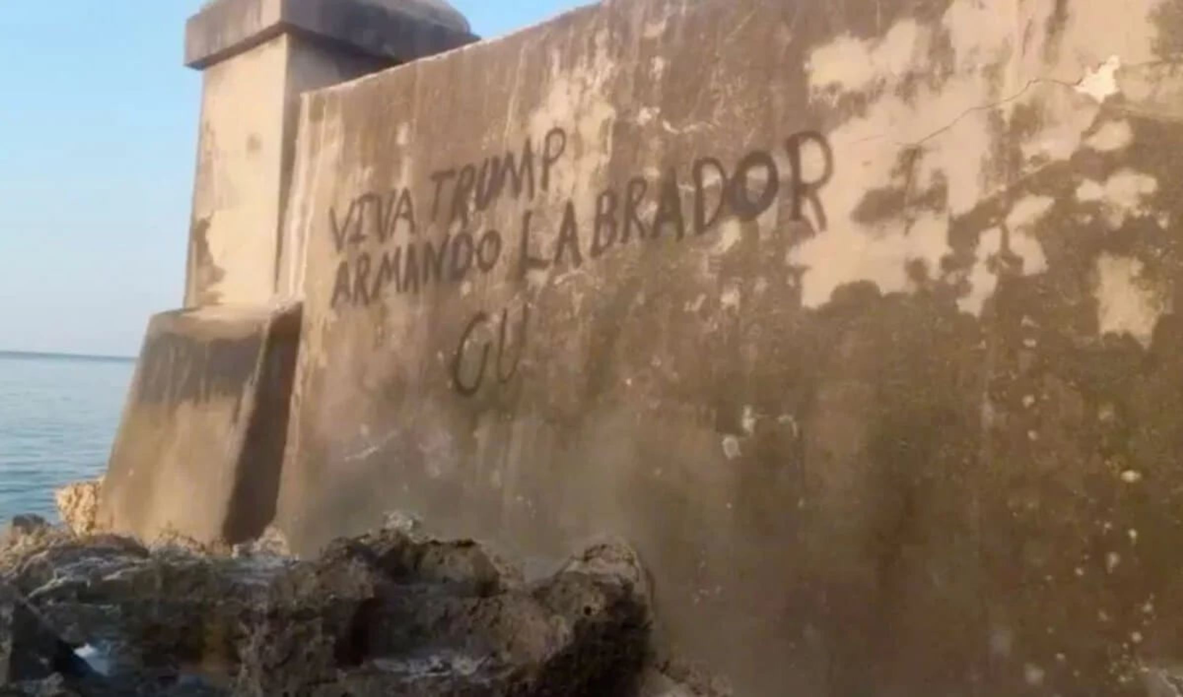 A “Viva Trump” sign on the Havana waterfront